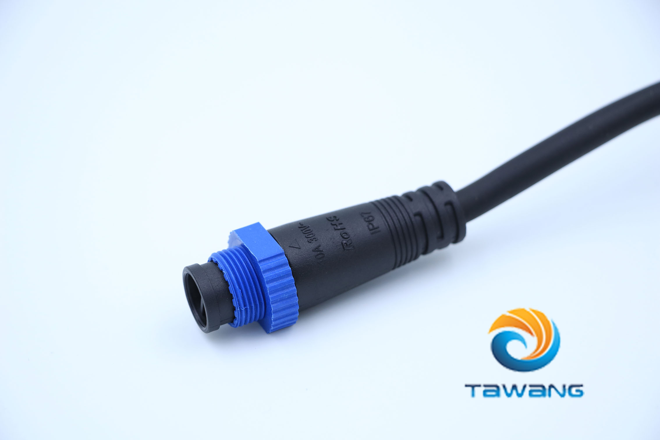 金屬和塑料防水接頭連接器有什么區(qū)別呢？